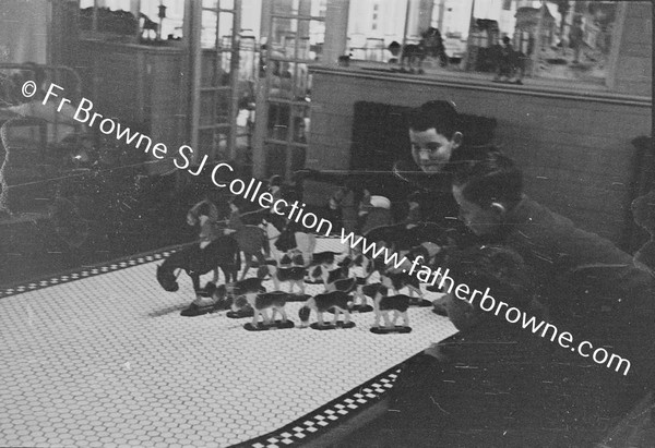 CAPPAGH HOSPITAL CHILDREN WITH TOYS FROM MT JULIET (MAJOR D.MCCALMONT)